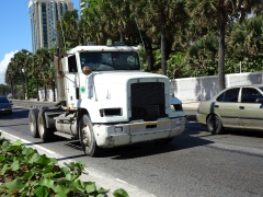 Freightliner FLD120 