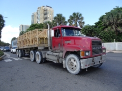 Mack CH613