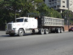 Freightliner FLD120