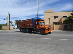 Mack R Model 8x4