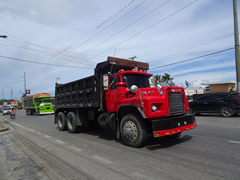 Mack R Model 6x4