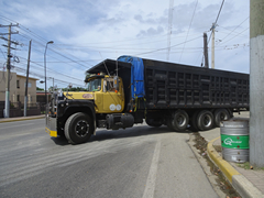 Mack R Model 8x4