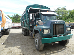 Mack R Model 6x4