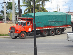 Mack R Model 8x4