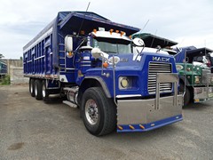 Mack R Model 8x4