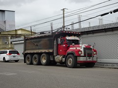 Mack RD 8x4