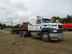 Mack CH613