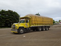 Mack RD 8x4