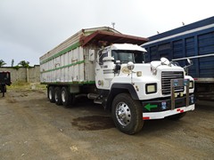 Mack RD 8x4