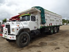 Mack R Model 8x4