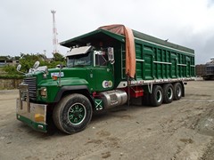 Mack RD 8x4