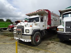 Mack RD 8x4