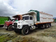 Mack RD 8x4