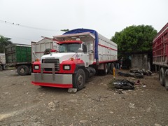 Mack RD 8x4